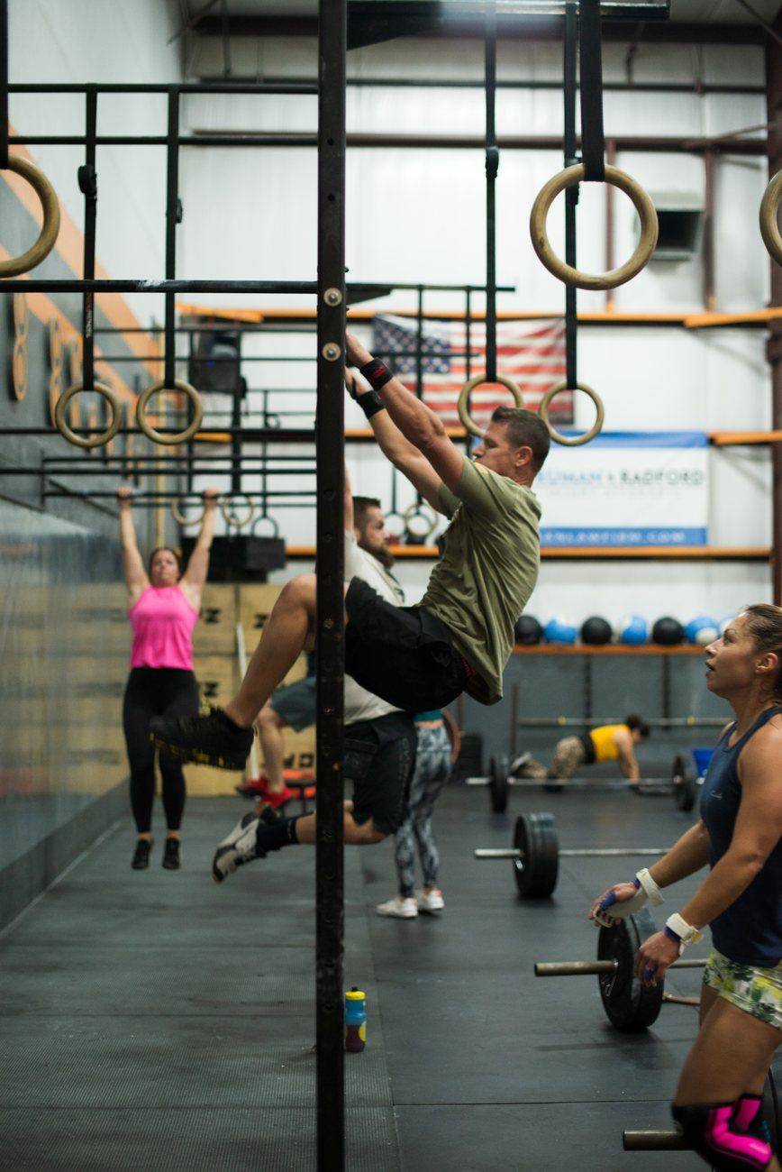 CrossFit Zion class training together
